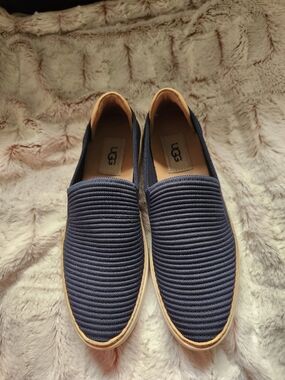 UGG  Woman Navy Slip-On Casual Shoes